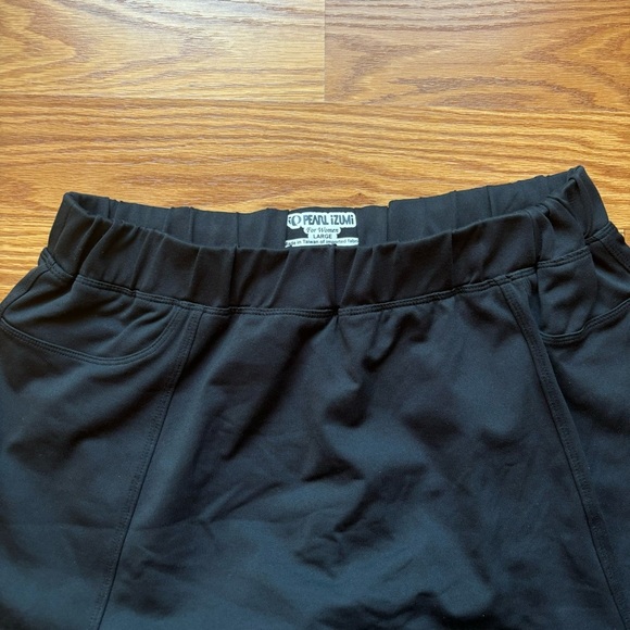 Pearl Izumi cycling skort. Black. Size Large. Preowned. - Picture 9 of 10